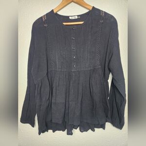 Day + Moon Black Pleated Buttoned Blouse Qomens Size Medium